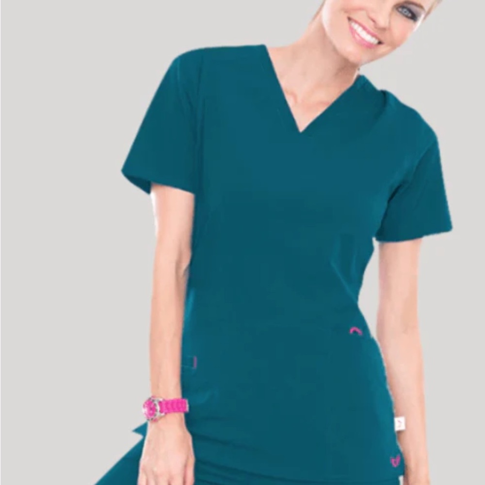 Smitten Rock Goddess Teal & Pink Excellent Condition Short Sleeve Scrub Top Med - Picture 3 of 6
